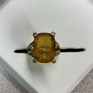 Vintage costume jewelry ring by MONET. Size 8